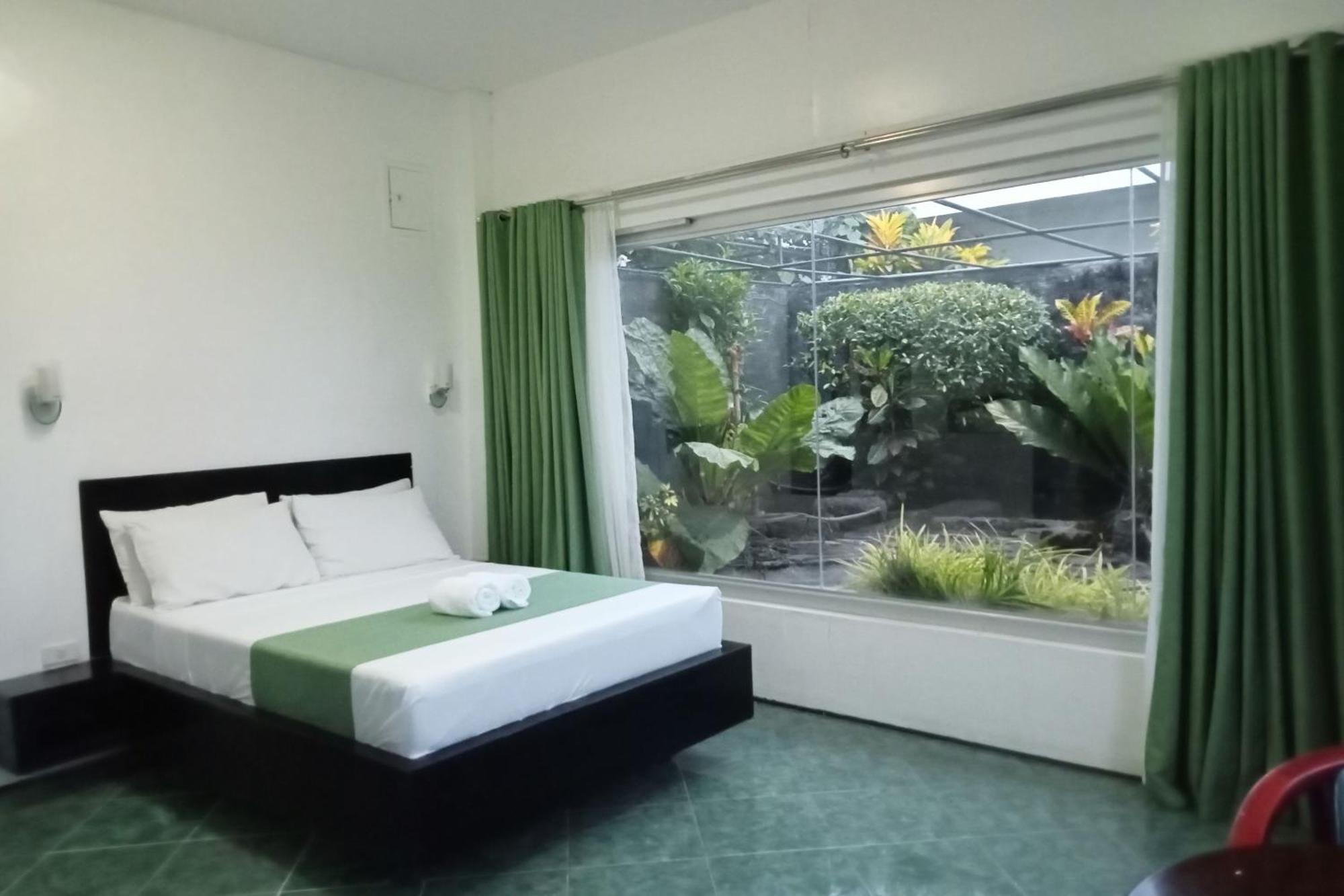 Garin Farm Pilgrimage Resort Powered By Cocotel San Joaquin Room photo